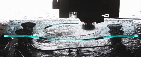 CNC-Glasbearbeitung und Sonderanfertigung